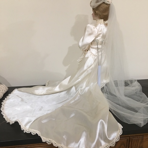 Bride doll - Picture 4 of 7